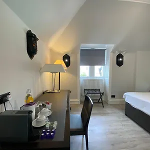 3* Отель No6 West Coates